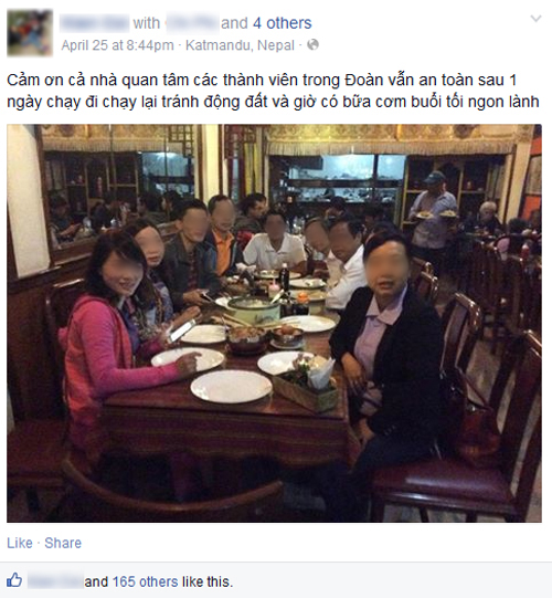Lộ[-]ảnh[-]thành[-]viên[-]Hội[-]chữ[-]thập[-]đỏ[-]Việt[-]Nam[-]tươi[-]cười[-]trước[-]căn[-]nhà[-]sập[-]ở[-]Nepal